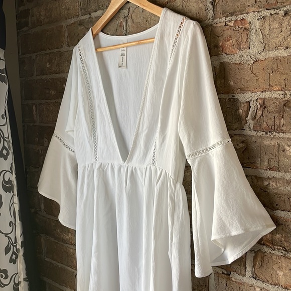 Blooming Jelly White Deep V Dress/CoverUp - Picture 4 of 10